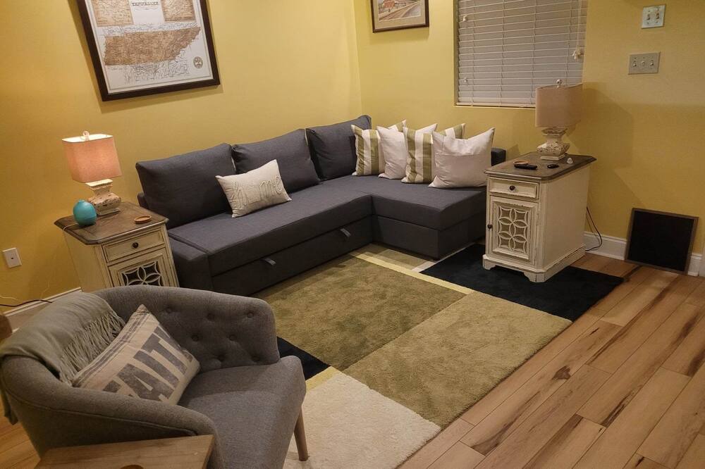 Photo of Livingroom in Bluff City