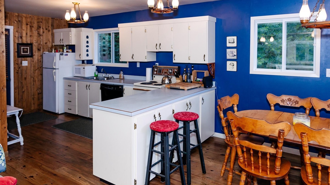 Photo of Kitchen in Dysart et al