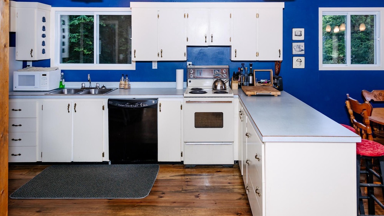 Photo of Kitchen in Dysart et al