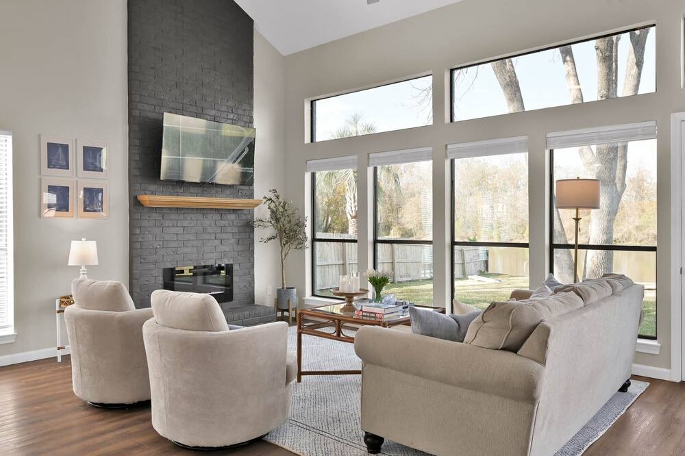 Photo of Livingroom in Montgomery