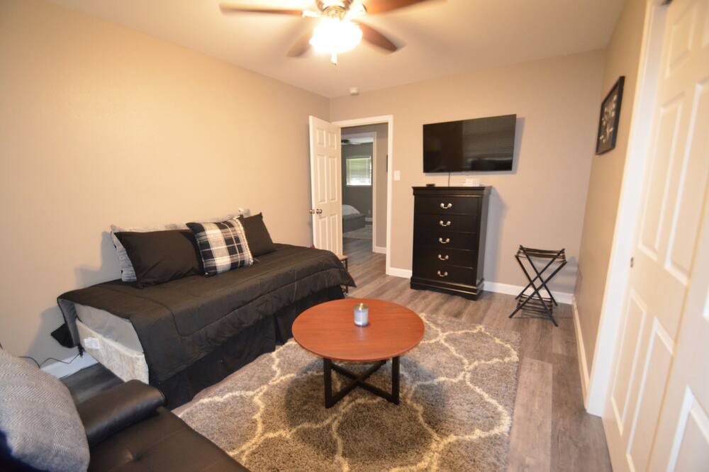 Photo of Livingroom in Universal City