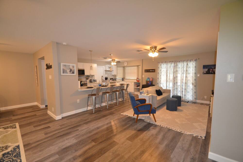 Photo of Livingroom in Universal City