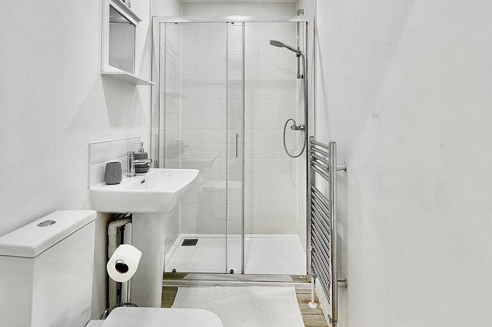 Photo of Bathroom in Faversham