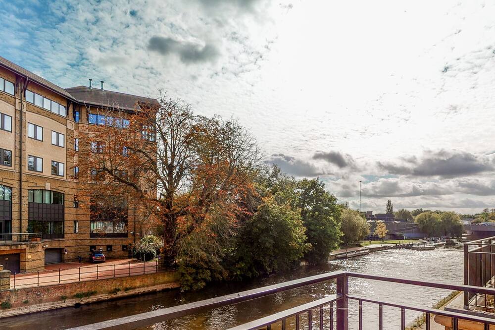 Photo of Patio Balcony in Reading City Centre