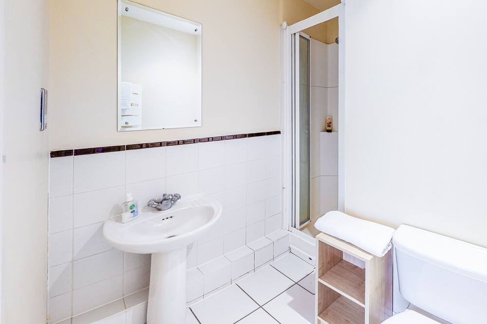 Photo of Bathroom in Reading City Centre