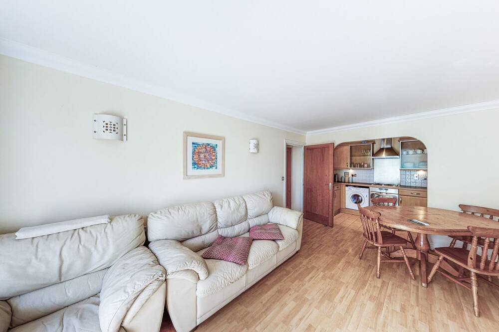 Photo of Livingroom in Reading City Centre