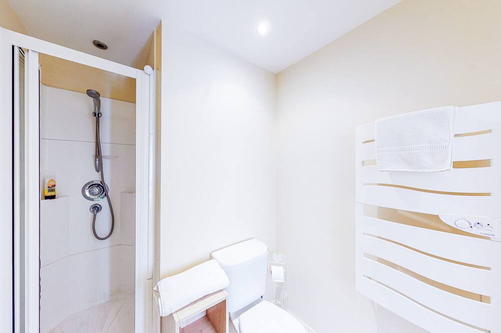 Photo of Bathroom in Reading City Centre