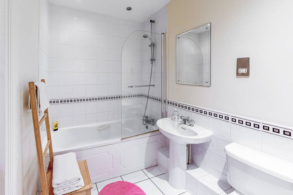 Photo of Bathroom in Reading City Centre