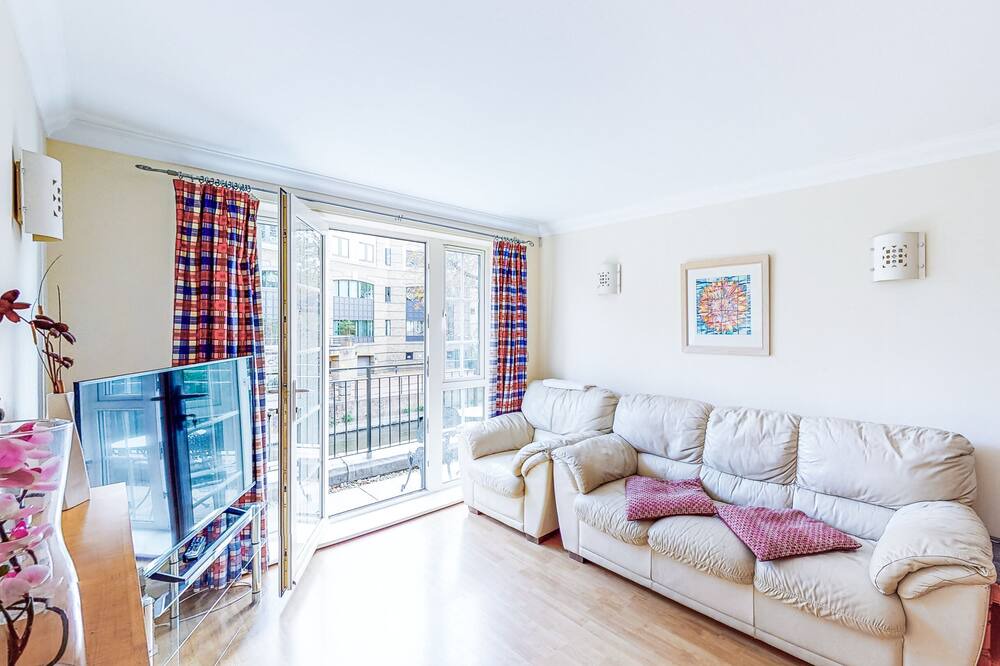 Photo of Bedroom in Reading City Centre