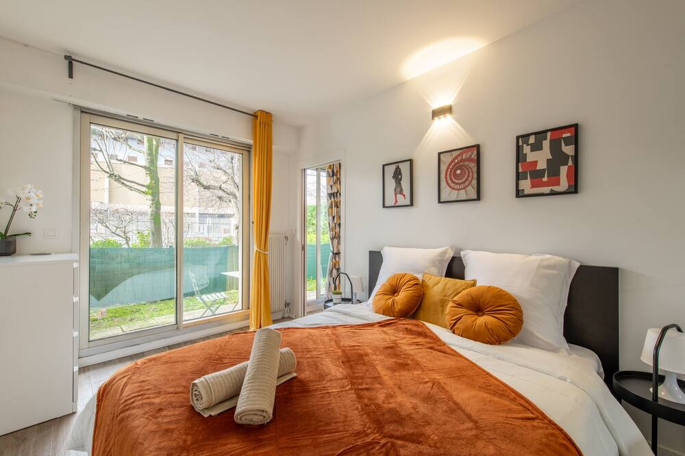 Photo of Bedroom in Bois-Colombes