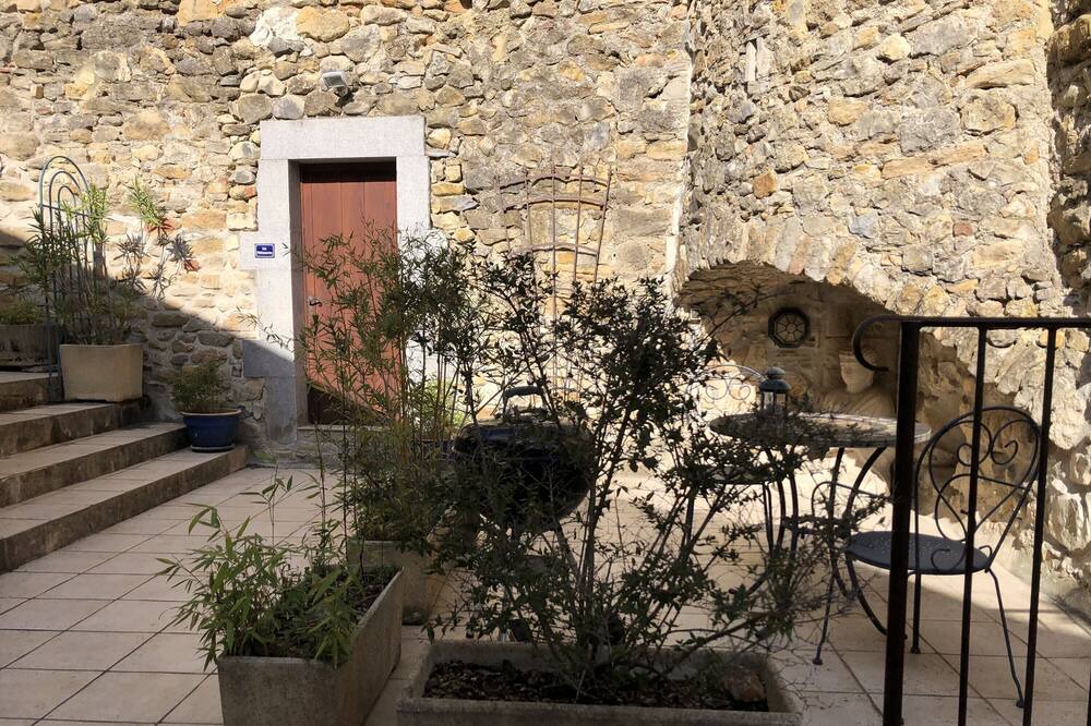 Photo of Patio Balcony in Saint-Sauveur-de-Cruzieres