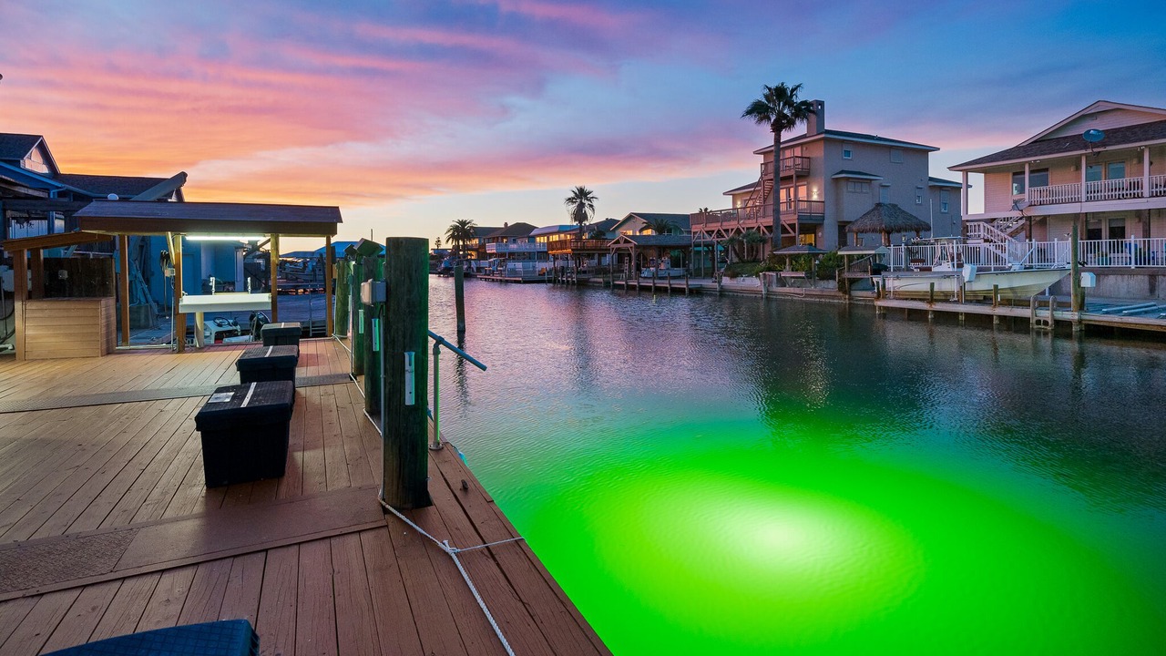 Photo of Outdoor in City-by-the Sea