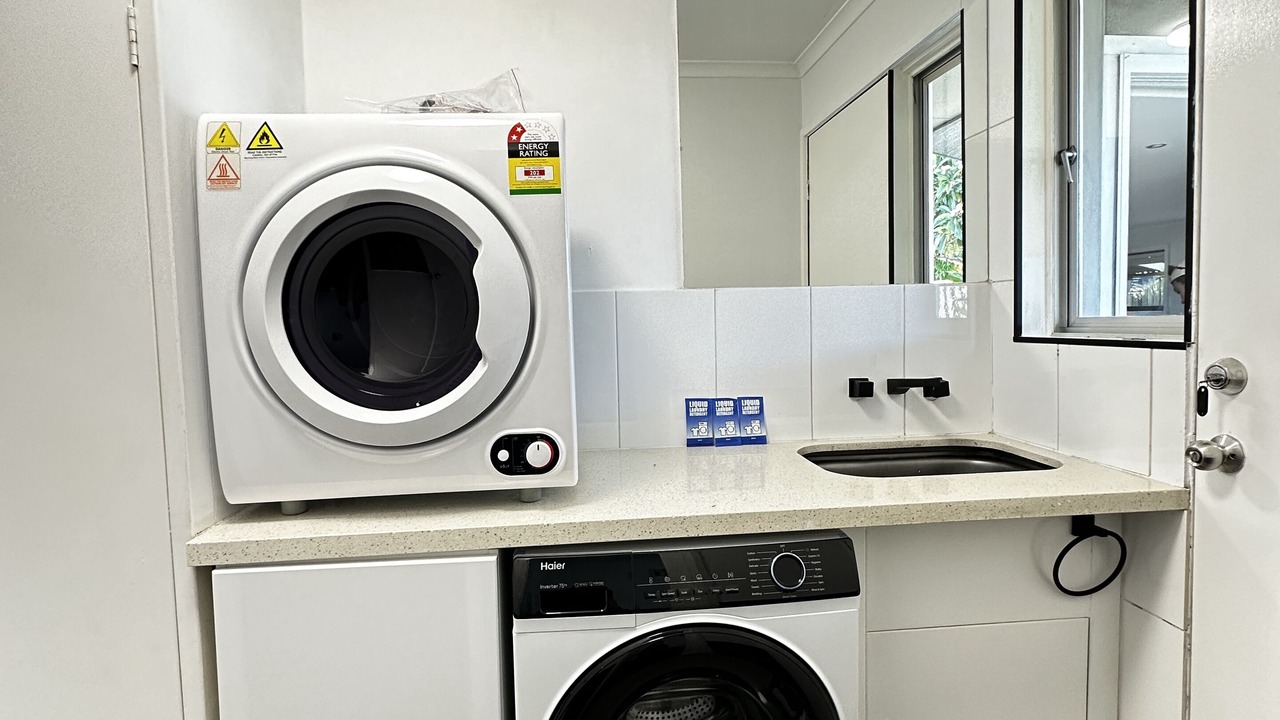 Photo of Others in Broadbeach Waters