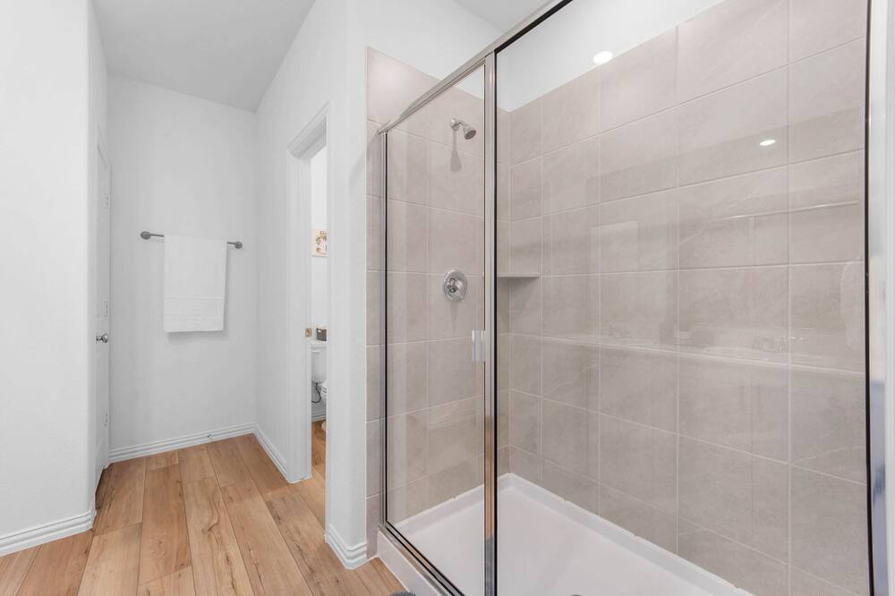 Photo of Bathroom in Fate