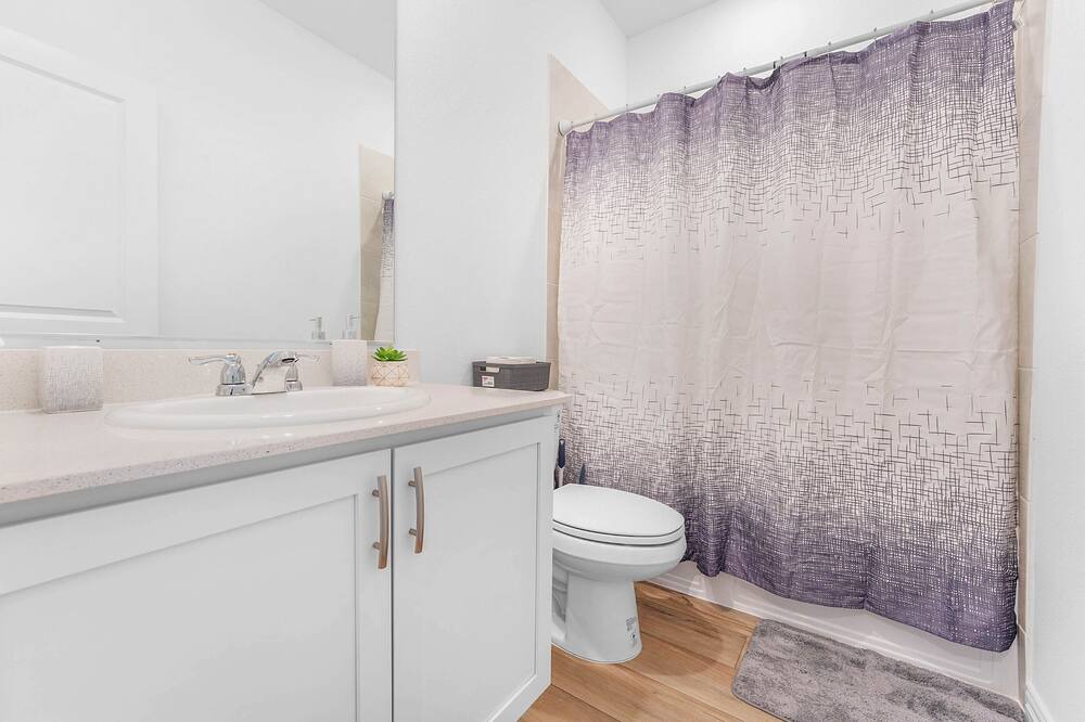 Photo of Bathroom in Fate