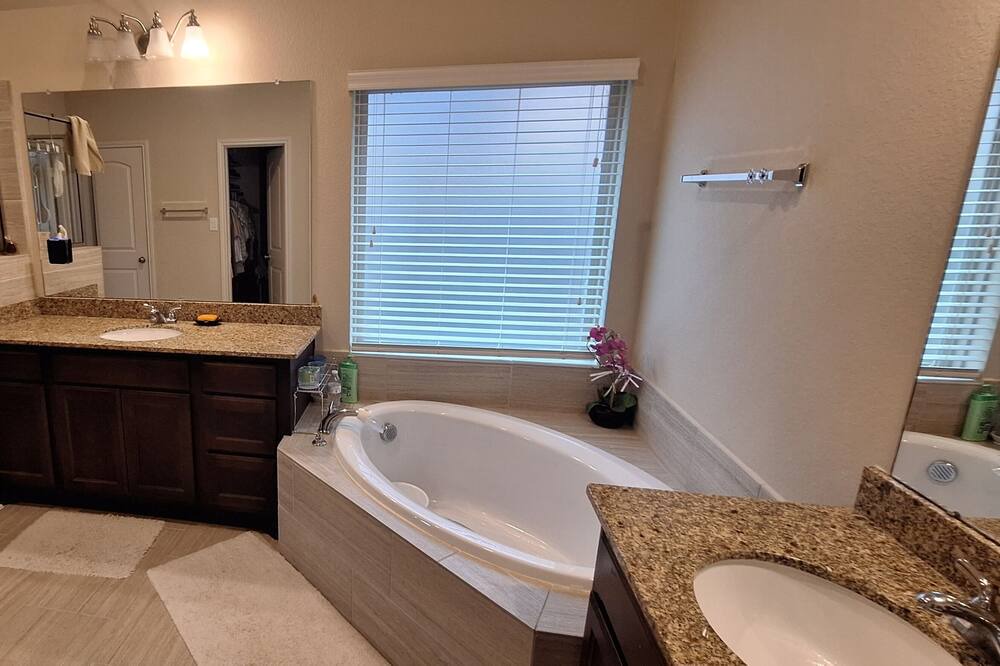 Photo of Bathroom in Fulshear