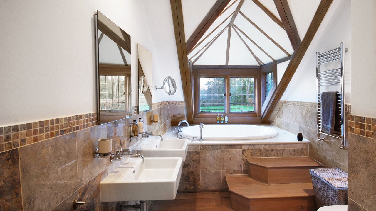 Photo of Others in Lickfold