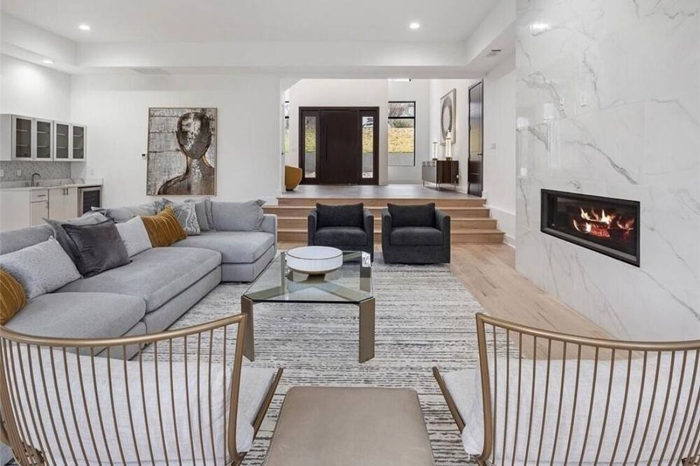 Photo of Livingroom in Sandy Springs