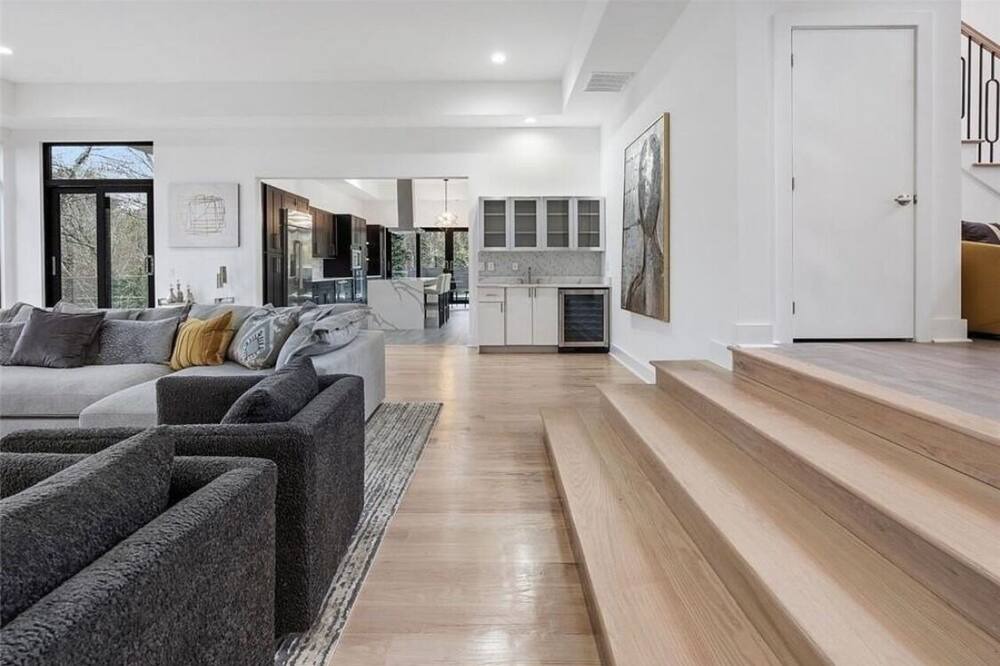 Photo of Livingroom in Sandy Springs