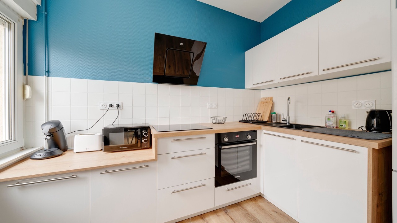 Photo of Kitchen in Poincare - Foch - Anatole France - Croix de Bourgogne