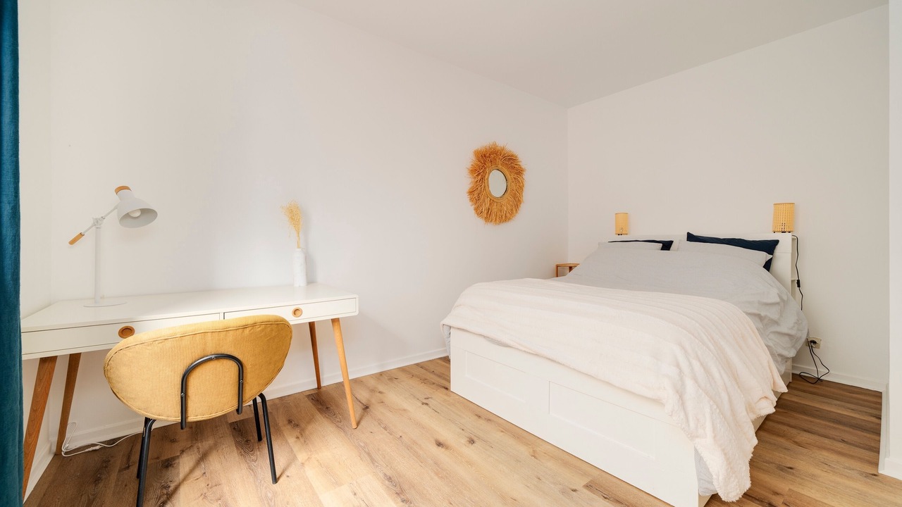 Photo of Bedroom in Poincare - Foch - Anatole France - Croix de Bourgogne