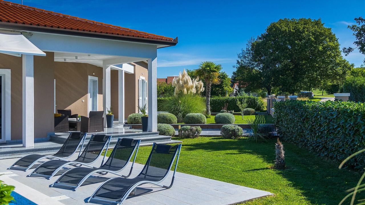 Photo of Outdoor in Rogocana