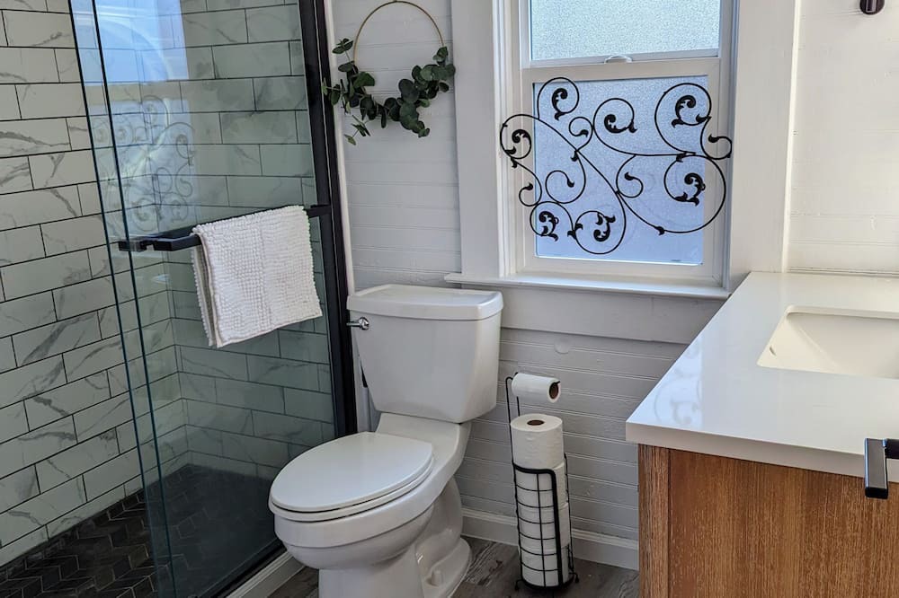 Photo of Bathroom in Silverton