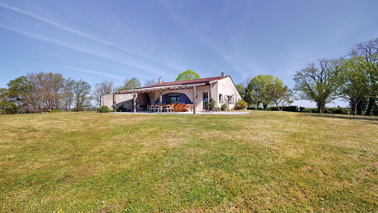 Photo of Outdoor in Tombeboeuf