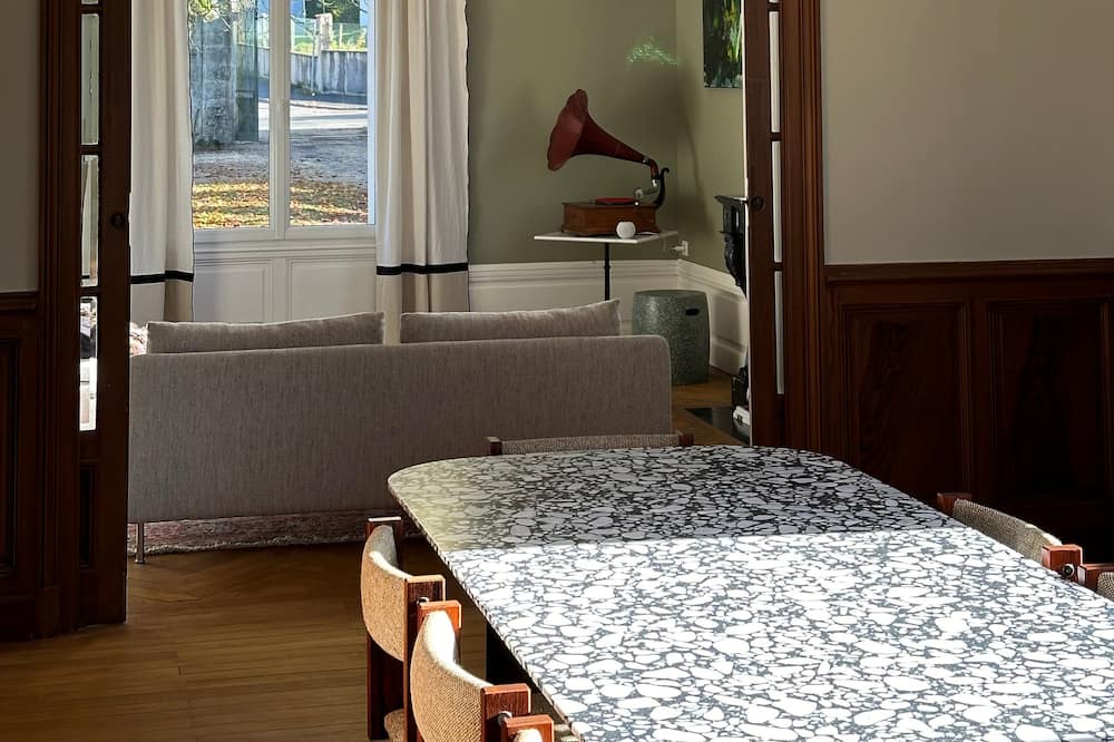 Photo of Others in Linars