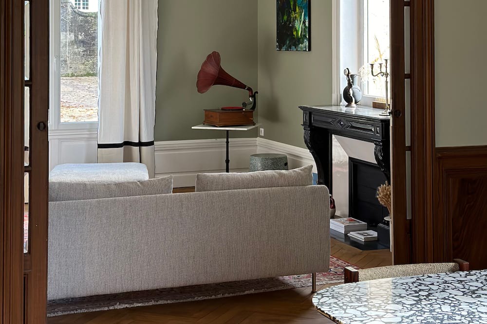 Photo of Others in Linars