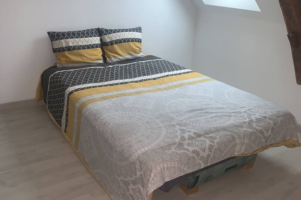 Photo of Bedroom in Lezigne