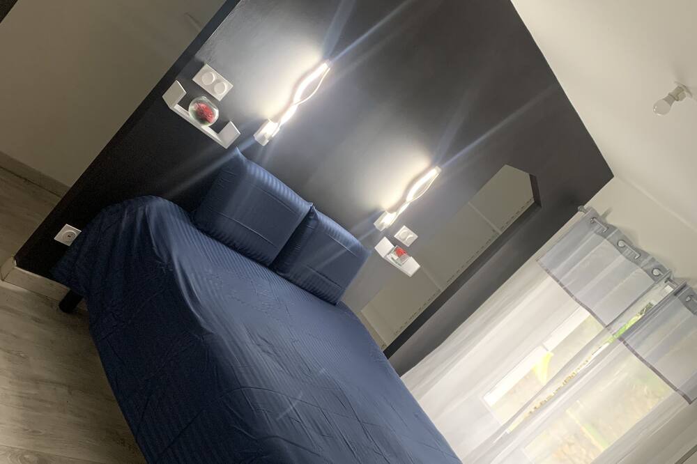 Photo of Bedroom in Lezigne