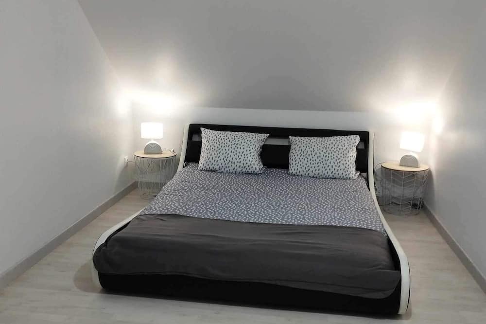 Photo of Bedroom in Lezigne
