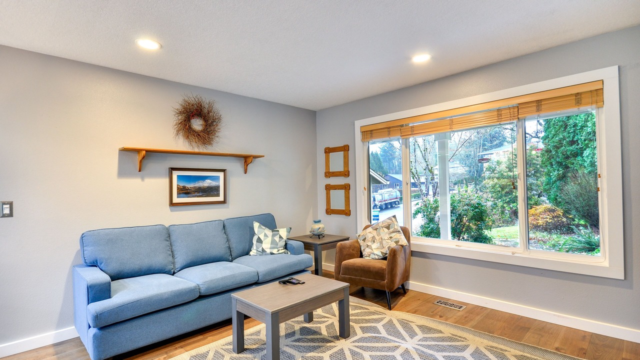 Photo of Livingroom in Cedar Hills