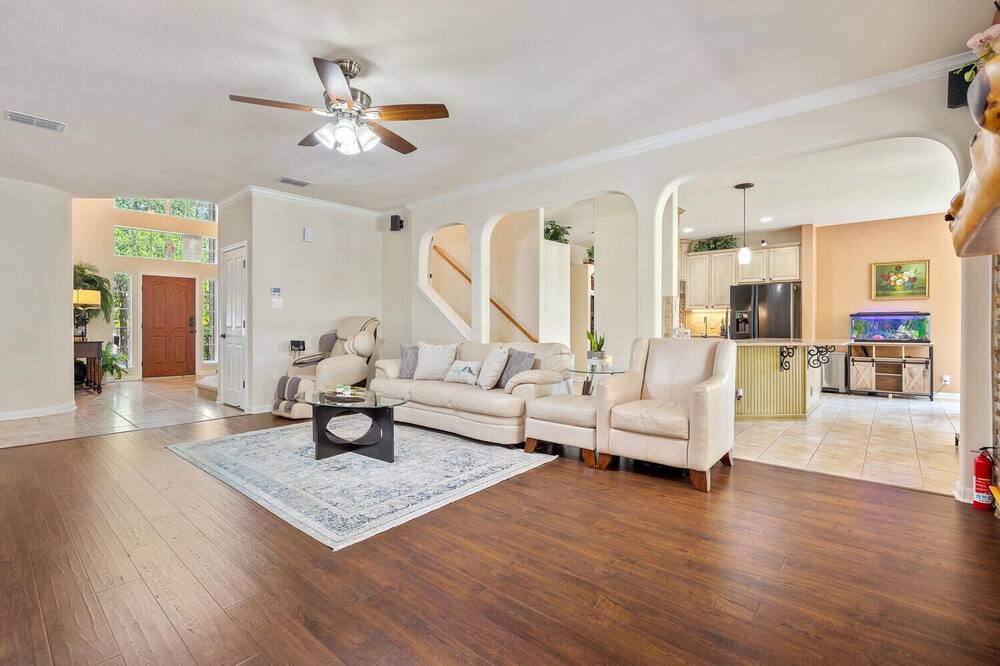Photo of Livingroom in Helotes