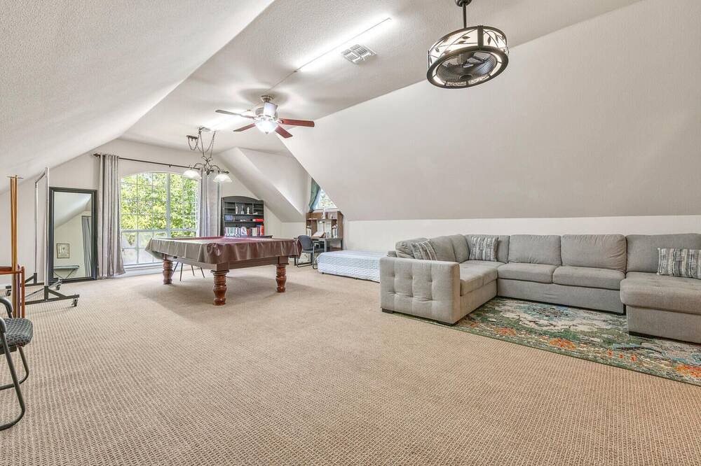 Photo of Livingroom in Helotes