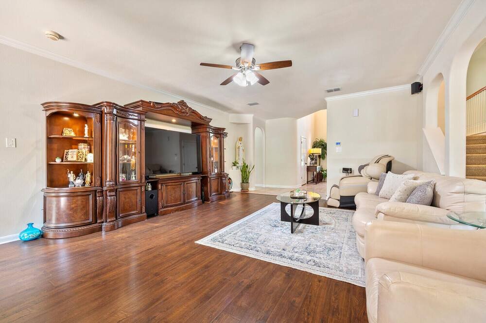Photo of Livingroom in Helotes