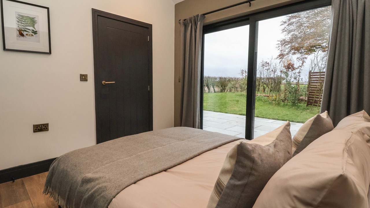 Photo of Others in Low Catton