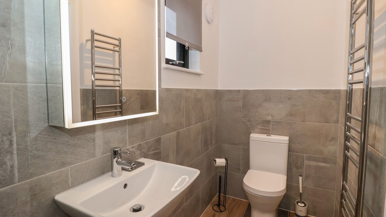 Photo of Others in Low Catton