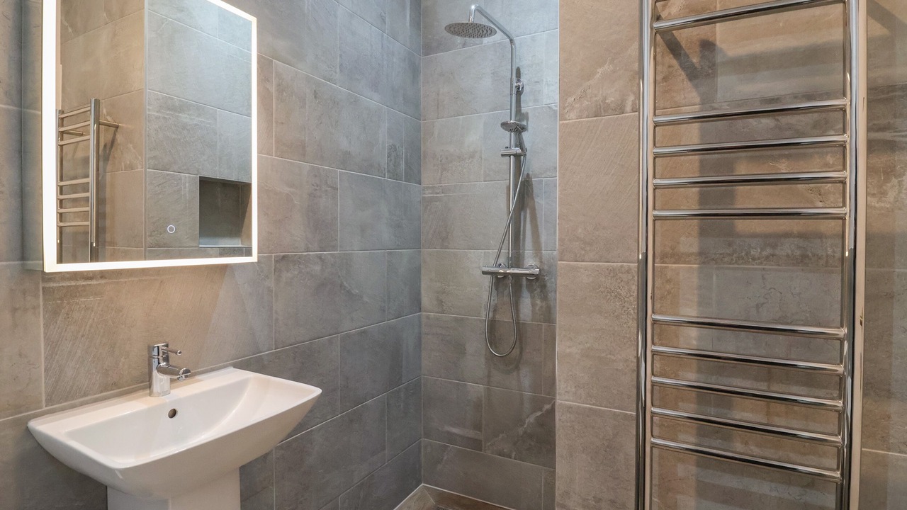 Photo of Others in Low Catton