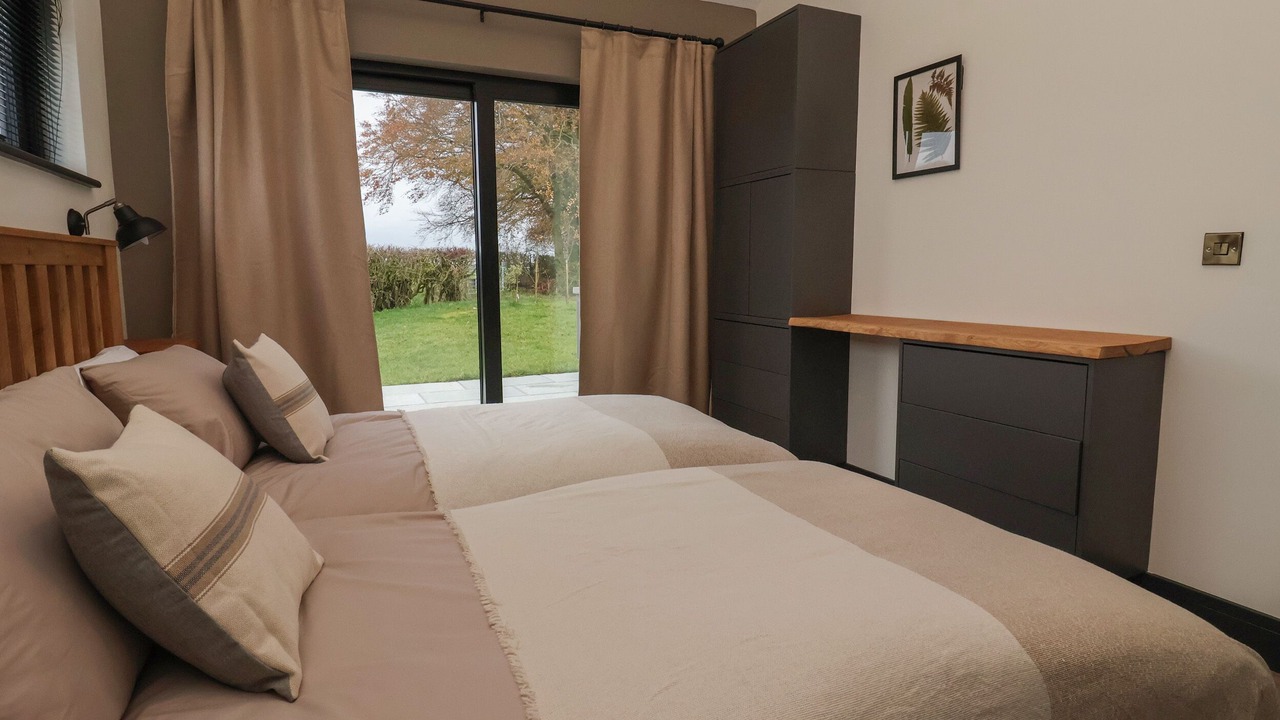 Photo of Others in Low Catton