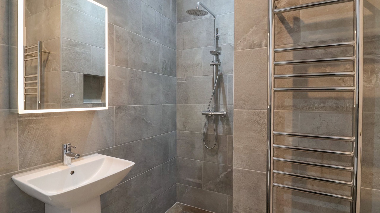 Photo of Others in Low Catton