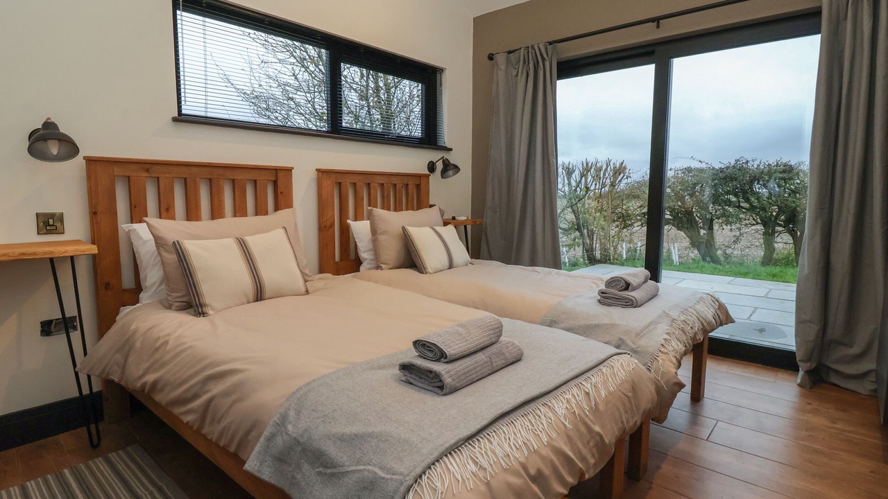 Photo of Others in Low Catton