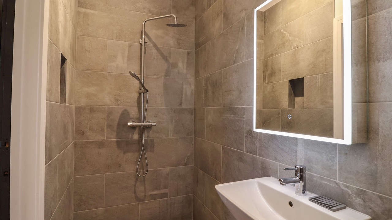 Photo of Others in Low Catton