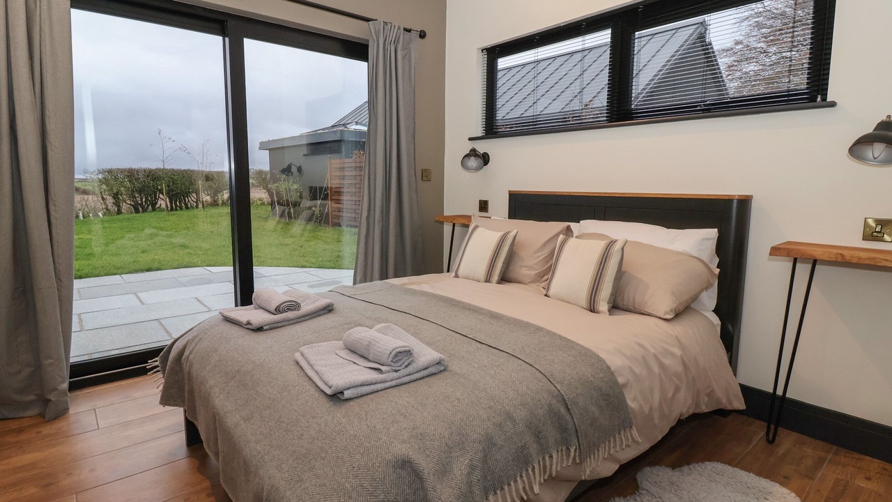 Photo of Others in Low Catton