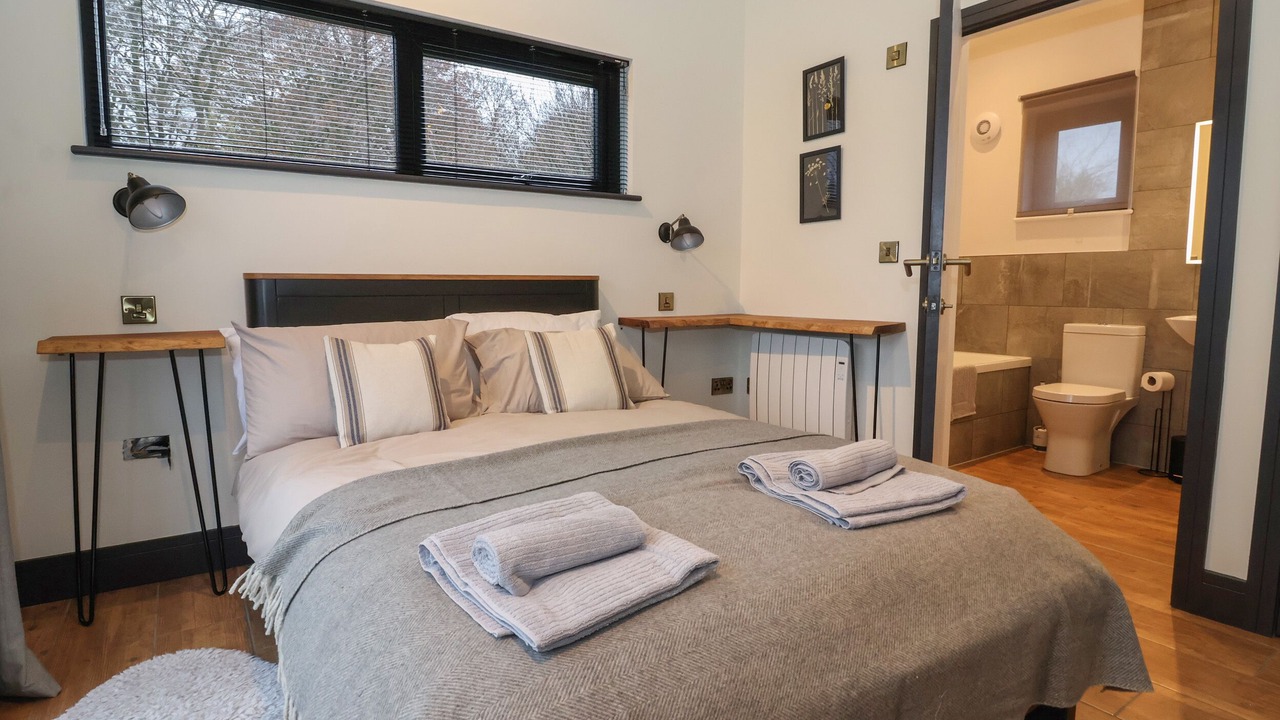 Photo of Others in Low Catton