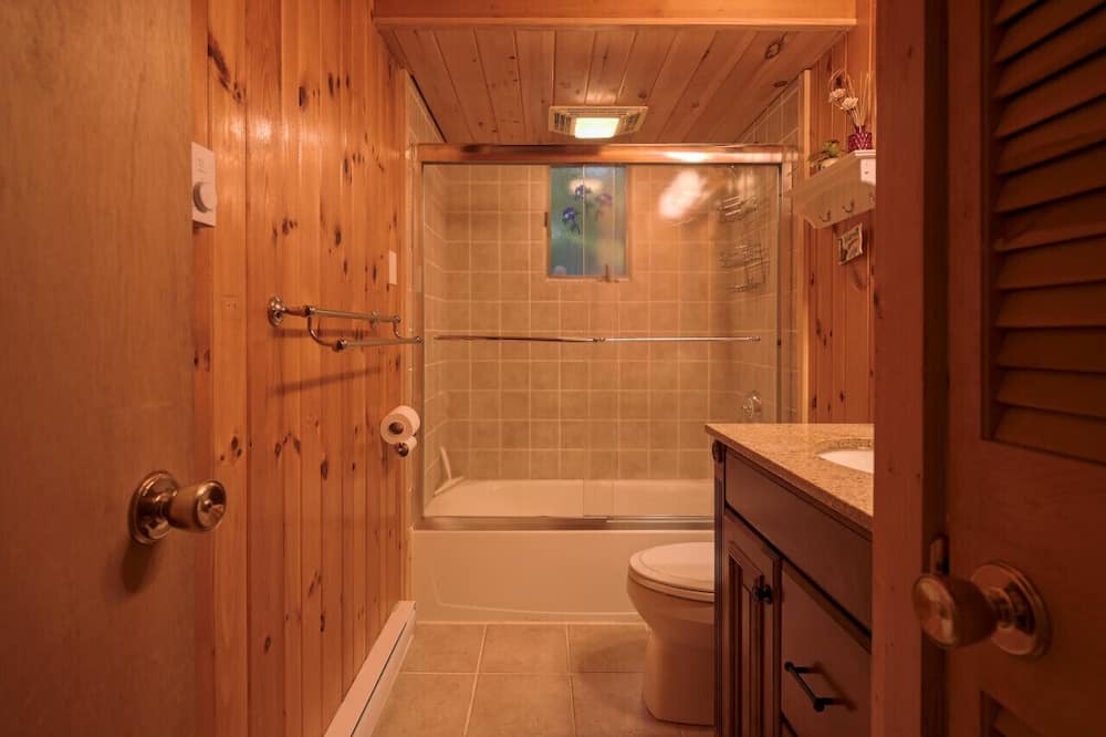 Photo of Bathroom in Jay