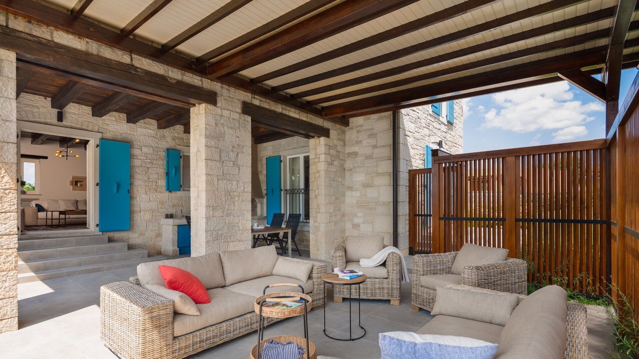 Photo of Patio Balcony in Mofardini