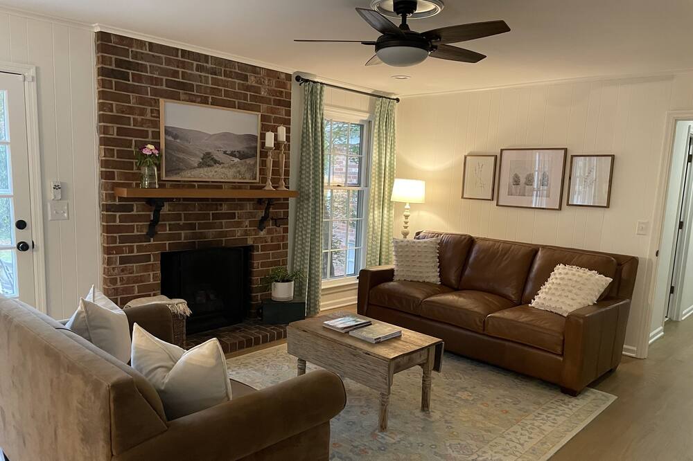 Photo of Livingroom in Montclair