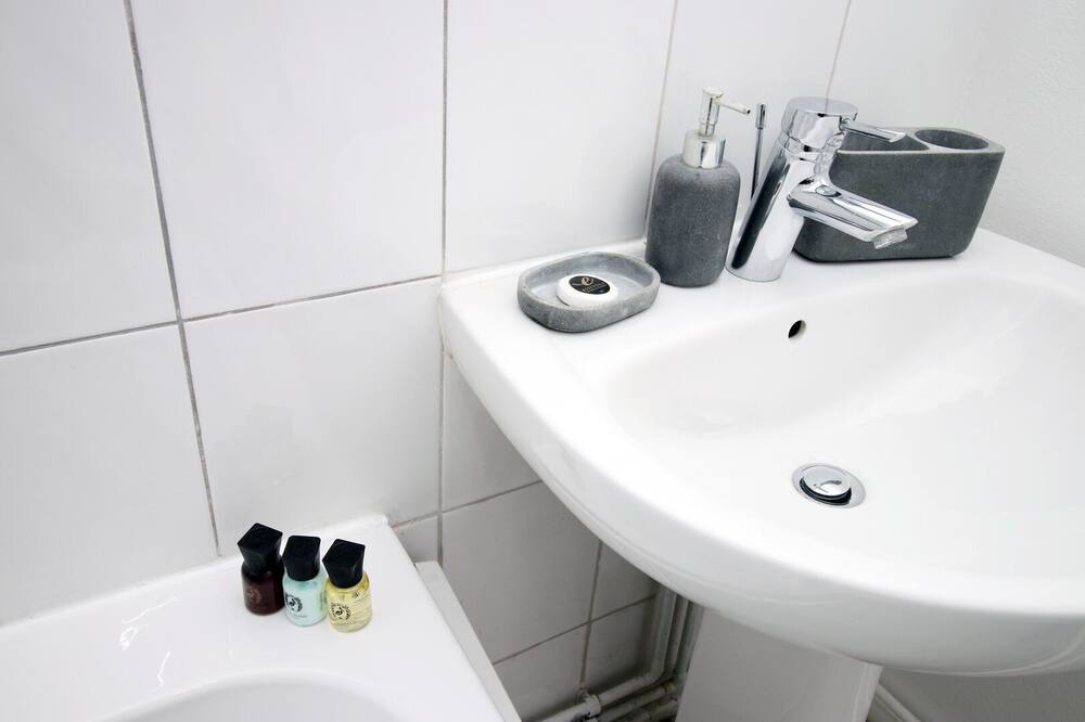 Photo of Bathroom in Penarth